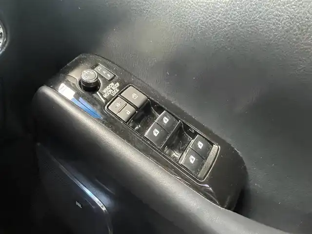 トヨタ ヴェルファイア ハイブリット エグゼクティブ ラウンジ Z 千葉県 2018(平30)年 4.5万km ホワイトパールクリスタルシャイン 4WD/純正ナビ/フルセグＴＶ/全方位カメラ/サンルーフ/ＪＢＬサウンド/両側パワースライドドア/クルーズコントロール/オットマン/パワーバックドア/前席シートヒーター/前席エアシート/前席パワーシート/ステアリングヒーター/衝突被害軽減ブレーキ/レーンキープアシスト/ＢＳＭ