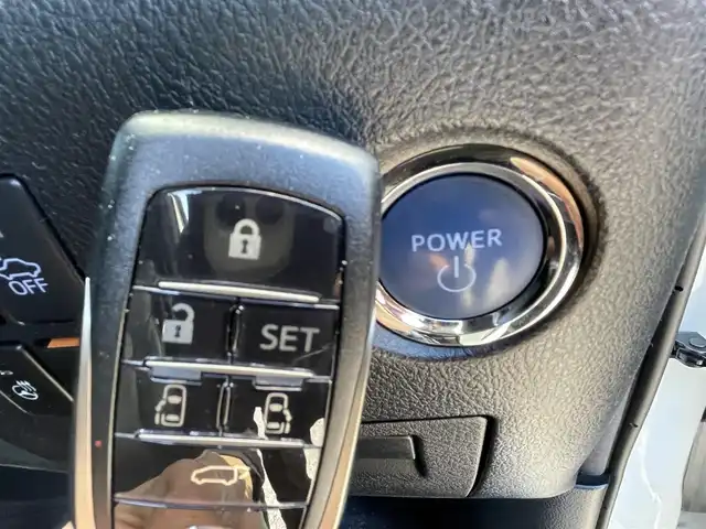 トヨタ ヴェルファイア ハイブリット エグゼクティブ ラウンジ Z 千葉県 2018(平30)年 4.5万km ホワイトパールクリスタルシャイン 4WD/純正ナビ/フルセグＴＶ/全方位カメラ/サンルーフ/ＪＢＬサウンド/両側パワースライドドア/クルーズコントロール/オットマン/パワーバックドア/前席シートヒーター/前席エアシート/前席パワーシート/ステアリングヒーター/衝突被害軽減ブレーキ/レーンキープアシスト/ＢＳＭ