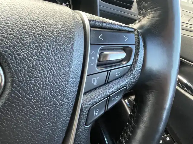 トヨタ ヴェルファイア ハイブリット エグゼクティブ ラウンジ Z 千葉県 2018(平30)年 4.5万km ホワイトパールクリスタルシャイン 4WD/純正ナビ/フルセグＴＶ/全方位カメラ/サンルーフ/ＪＢＬサウンド/両側パワースライドドア/クルーズコントロール/オットマン/パワーバックドア/前席シートヒーター/前席エアシート/前席パワーシート/ステアリングヒーター/衝突被害軽減ブレーキ/レーンキープアシスト/ＢＳＭ