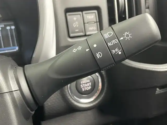 スズキ ハスラー HYBRID X 岡山県 2022(令4)年 1.4万km フェニックスレッドパール/ガンメタリック2トーンルーフ 社外ナビ/【ナビ/フルセグ/Bluetooth/DVD】	/バックカメラ/追従型クルーズコントロール	/オートハイビーム	/LEDヘッドライト（AUTO機能付き）	/前席シートヒーター	/衝突軽減ブレーキシステム	/車線逸脱防止システム	/横滑り防止装置/踏み間違い防止	/純正15インチアルミ	/コーナーセンサー（後）	/純正フロアマット	/ステアリングスイッチ	/チルトステアリング/シートリフター/シートバックテーブル/ウィンカーミラー/ドアバイザー/ISOFIX/プッシュスタート	/新車保証書/取扱説明書/スペアキー×１