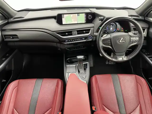 レクサス ＵＸ 250h Fスポーツ 岡山県 2019(令1)年 4.9万km グラファイトブラックガラスフレーク ムーンルーフ/三眼LEDヘッドライト/ブラインドスポットモニター/純正10.3インチメモリナビ/（CD/DVD/BT/USB/AUX/フルセグTV）/パワーバックドア/社外ドライブレコーダー/衝突軽減ブレーキ/アダプティブヘッドライト/前後コーナーセンサー/レーンキープアシスト/オートハイビーム/ヘッドアップディスプレイ/赤色レザーシート/D/N席パワーシート/D/N席エアシート/D/N席シートヒーター/Fスポ専用18インチアルミホール/純正フロアマット