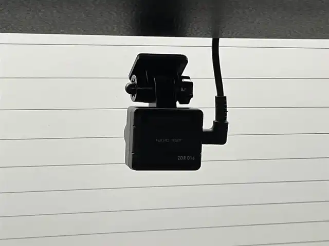 レクサス ＵＸ 250h Fスポーツ 岡山県 2019(令1)年 4.9万km グラファイトブラックガラスフレーク ムーンルーフ/三眼LEDヘッドライト/ブラインドスポットモニター/純正10.3インチメモリナビ/（CD/DVD/BT/USB/AUX/フルセグTV）/パワーバックドア/社外ドライブレコーダー/衝突軽減ブレーキ/アダプティブヘッドライト/前後コーナーセンサー/レーンキープアシスト/オートハイビーム/ヘッドアップディスプレイ/赤色レザーシート/D/N席パワーシート/D/N席エアシート/D/N席シートヒーター/Fスポ専用18インチアルミホール/純正フロアマット