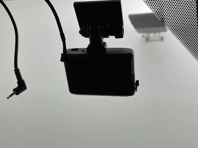 レクサス ＵＸ 250h Fスポーツ 岡山県 2019(令1)年 4.9万km グラファイトブラックガラスフレーク ムーンルーフ/三眼LEDヘッドライト/ブラインドスポットモニター/純正10.3インチメモリナビ/（CD/DVD/BT/USB/AUX/フルセグTV）/パワーバックドア/社外ドライブレコーダー/衝突軽減ブレーキ/アダプティブヘッドライト/前後コーナーセンサー/レーンキープアシスト/オートハイビーム/ヘッドアップディスプレイ/赤色レザーシート/D/N席パワーシート/D/N席エアシート/D/N席シートヒーター/Fスポ専用18インチアルミホール/純正フロアマット