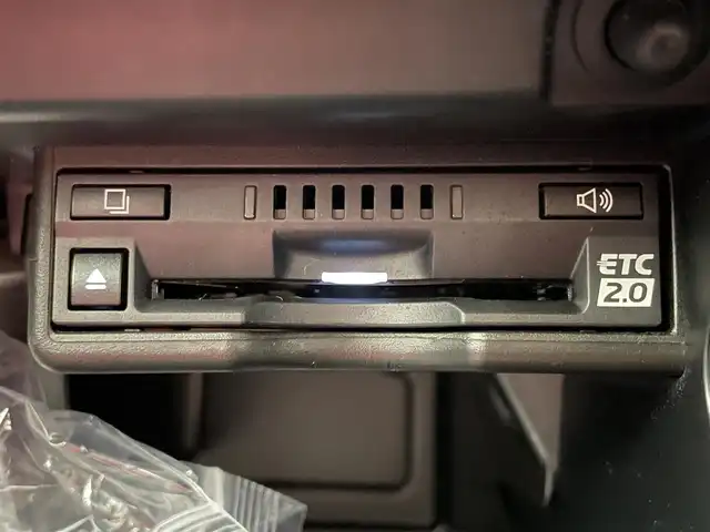 レクサス ＵＸ 250h Fスポーツ 岡山県 2019(令1)年 4.9万km グラファイトブラックガラスフレーク ムーンルーフ/三眼LEDヘッドライト/ブラインドスポットモニター/純正10.3インチメモリナビ/（CD/DVD/BT/USB/AUX/フルセグTV）/パワーバックドア/社外ドライブレコーダー/衝突軽減ブレーキ/アダプティブヘッドライト/前後コーナーセンサー/レーンキープアシスト/オートハイビーム/ヘッドアップディスプレイ/赤色レザーシート/D/N席パワーシート/D/N席エアシート/D/N席シートヒーター/Fスポ専用18インチアルミホール/純正フロアマット