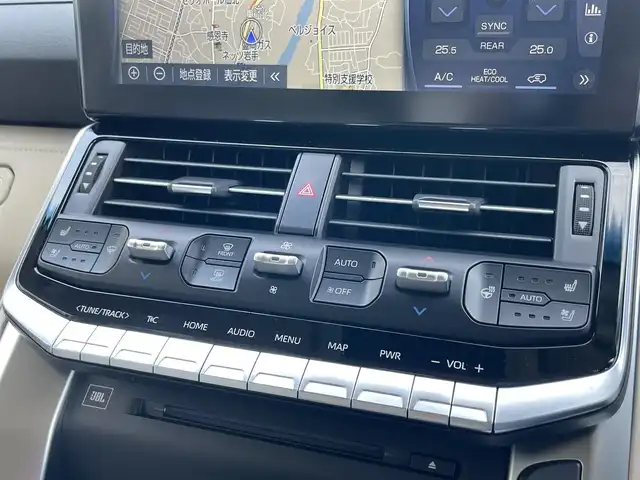 トヨタ ランドクルーザー ZX 岩手県 2024(令6)年 0.2万km プレシャスホワイトパール ＪＢＬサウンド　/モデリスタＦスポイラー　/レーダークルーズコントロール　/サンルーフ　/パノラミックビューモニター　/バックカメラ/前・後席シートヒーター＆エアシート　/ＥＴＣ２．０　/純正ナビ　ＢＴ／ＣＤ／ＤＶＤ／フルセグ/シートメモリー/ステアリングヒーター/電動リアゲート/レザーシート