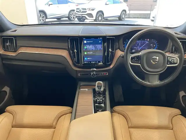 ボルボ ボルボ ＸＣ６０ B5 AWD インスクリプション 熊本県 2022(令4)年 2.1万km オニキスブラックP 純正Googleナビ/CarPlay/androidauto/USB/Bluetooth/ハーマンカードンプレミアムサラウンドシステム/ベージュ本革シート/360°カメラ/コーナーセンサー/全席シートヒーター/前席シートクーラー/前席パワーシート/前席シートメモリー/ハンドルヒーター/レーンキープアシスト/ブラインドスポットモニター/アダプティブクルーズコントロール/PilotAssist/オートホールド/パワートランクドア/ETC2.0/LEDヘッドライト/LEDフォグライト