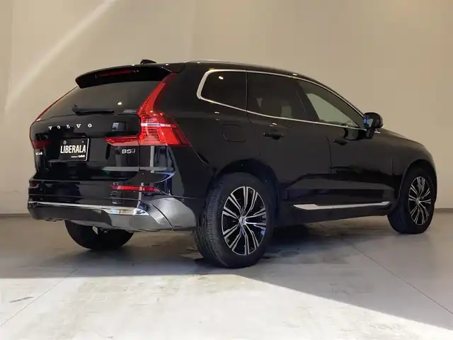 ボルボ ボルボ ＸＣ６０ B5 AWD インスクリプション 熊本県 2022(令4)年 2.1万km オニキスブラックP 純正Googleナビ/CarPlay/androidauto/USB/Bluetooth/ハーマンカードンプレミアムサラウンドシステム/ベージュ本革シート/360°カメラ/コーナーセンサー/全席シートヒーター/前席シートクーラー/前席パワーシート/前席シートメモリー/ハンドルヒーター/レーンキープアシスト/ブラインドスポットモニター/アダプティブクルーズコントロール/PilotAssist/オートホールド/パワートランクドア/ETC2.0/LEDヘッドライト/LEDフォグライト