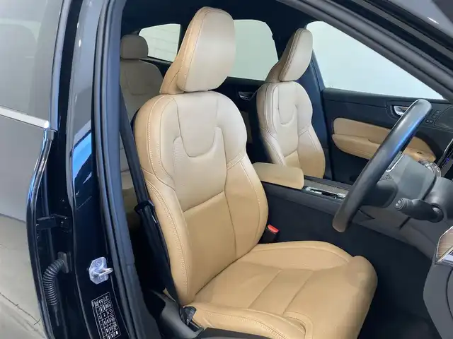 ボルボ ボルボ ＸＣ６０ B5 AWD インスクリプション 熊本県 2022(令4)年 2.1万km オニキスブラックP 純正Googleナビ/CarPlay/androidauto/USB/Bluetooth/ハーマンカードンプレミアムサラウンドシステム/ベージュ本革シート/360°カメラ/コーナーセンサー/全席シートヒーター/前席シートクーラー/前席パワーシート/前席シートメモリー/ハンドルヒーター/レーンキープアシスト/ブラインドスポットモニター/アダプティブクルーズコントロール/PilotAssist/オートホールド/パワートランクドア/ETC2.0/LEDヘッドライト/LEDフォグライト