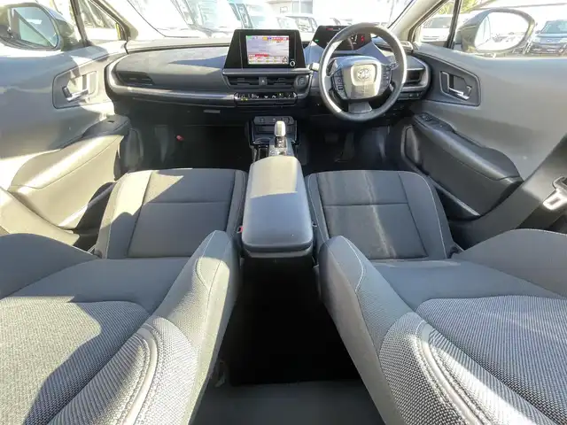 トヨタ プリウス G 愛知県 2024(令6)年 1.2万km グレー 純正ディスプレイオーディオ、ナビ/フルセグTV（キャンセラー付き）/BT/HDMI/バックカメラ/ビルトインETC/純正19インチAW/トヨタセーフティセンス/レーダークルーズコントロール/ブラインドスポットモニター/クリアランスソナー /オートライト/前席シートヒーター /純正フロアマット/AC100V