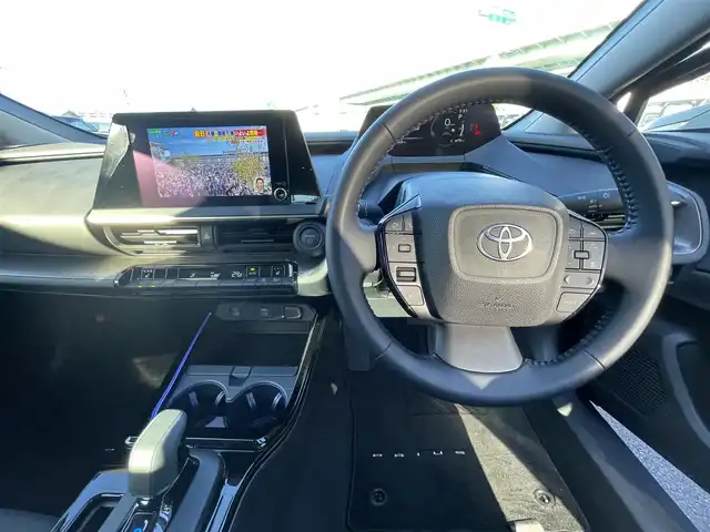 トヨタ プリウス G 愛知県 2024(令6)年 1.2万km グレー 純正ディスプレイオーディオ、ナビ/フルセグTV（キャンセラー付き）/BT/HDMI/バックカメラ/ビルトインETC/純正19インチAW/トヨタセーフティセンス/レーダークルーズコントロール/ブラインドスポットモニター/クリアランスソナー /オートライト/前席シートヒーター /純正フロアマット/AC100V