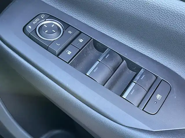 トヨタ プリウス G 愛知県 2024(令6)年 1.2万km グレー 純正ディスプレイオーディオ、ナビ/フルセグTV（キャンセラー付き）/BT/HDMI/バックカメラ/ビルトインETC/純正19インチAW/トヨタセーフティセンス/レーダークルーズコントロール/ブラインドスポットモニター/クリアランスソナー /オートライト/前席シートヒーター /純正フロアマット/AC100V