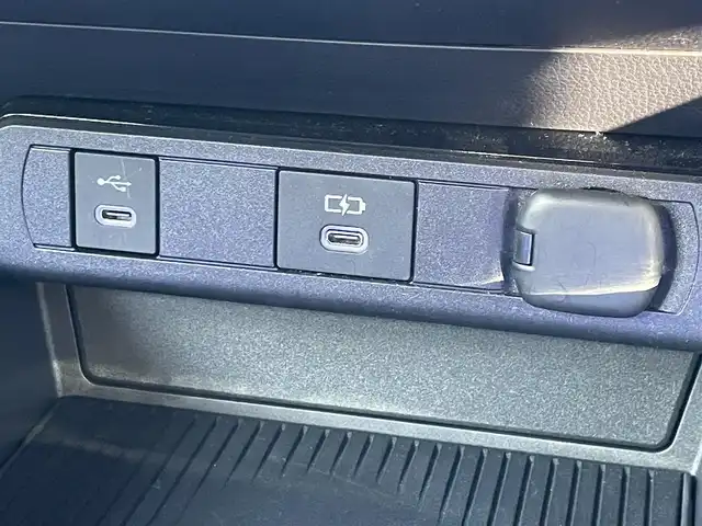 トヨタ プリウス G 愛知県 2024(令6)年 1.2万km グレー 純正ディスプレイオーディオ、ナビ/フルセグTV（キャンセラー付き）/BT/HDMI/バックカメラ/ビルトインETC/純正19インチAW/トヨタセーフティセンス/レーダークルーズコントロール/ブラインドスポットモニター/クリアランスソナー /オートライト/前席シートヒーター /純正フロアマット/AC100V