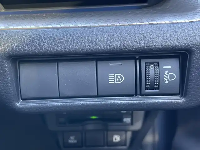 トヨタ プリウス G 愛知県 2024(令6)年 1.2万km グレー 純正ディスプレイオーディオ、ナビ/フルセグTV（キャンセラー付き）/BT/HDMI/バックカメラ/ビルトインETC/純正19インチAW/トヨタセーフティセンス/レーダークルーズコントロール/ブラインドスポットモニター/クリアランスソナー /オートライト/前席シートヒーター /純正フロアマット/AC100V