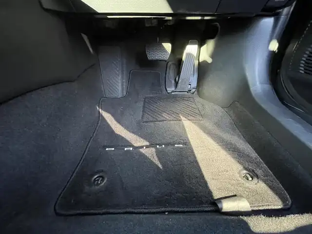 トヨタ プリウス G 愛知県 2024(令6)年 1.2万km グレー 純正ディスプレイオーディオ、ナビ/フルセグTV（キャンセラー付き）/BT/HDMI/バックカメラ/ビルトインETC/純正19インチAW/トヨタセーフティセンス/レーダークルーズコントロール/ブラインドスポットモニター/クリアランスソナー /オートライト/前席シートヒーター /純正フロアマット/AC100V