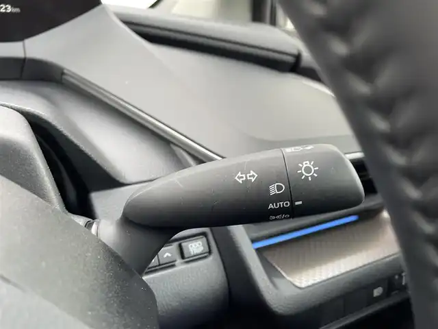 トヨタ プリウス G 三重県 2024(令6)年 1.3万km グレー 登録時12720km/ナビ機能付純正ディスプレイオーディオ/・フルセグTV（キャンセラー付き）・BT・HDMI・typeC/バックカメラ/ビルトインETC/純正19インチAW/トヨタセーフティセンス/レーダークルーズコントロール/ブラインドスポットモニター/クリアランスソナー /AUTOライト/オートマチックハイビーム/レーントレーシングアシスト/前席シートヒーター /純正フロアマット/AC100V/電動パーキングブレーキ/SOSスイッチ