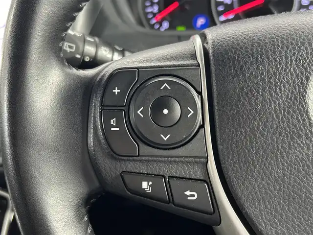 トヨタ ヴォクシー ZS 煌 佐賀県 2018(平30)年 4.2万km ホワイトパールクリスタルシャイン アルパイン１１型ナビ【EX11Z】/フルセグTV/CD/DVD/SD/BT/AM・FM/アルパイン１２．８型後席モニター/両側パワースライドドア/衝突被害軽減システム/レーンアシスト/クルーズコントロール/バックカメラ/LEDヘッドライト/フォグランプ/オートハイビーム/ドライブレコーダー　/ビルトインETC/プッシュスタート/純正16インチアルミホイール/フロアマット/ドアバイザー