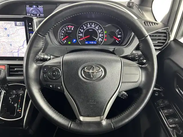 トヨタ ヴォクシー ZS 煌 佐賀県 2018(平30)年 4.2万km ホワイトパールクリスタルシャイン アルパイン１１型ナビ【EX11Z】/フルセグTV/CD/DVD/SD/BT/AM・FM/アルパイン１２．８型後席モニター/両側パワースライドドア/衝突被害軽減システム/レーンアシスト/クルーズコントロール/バックカメラ/LEDヘッドライト/フォグランプ/オートハイビーム/ドライブレコーダー　/ビルトインETC/プッシュスタート/純正16インチアルミホイール/フロアマット/ドアバイザー