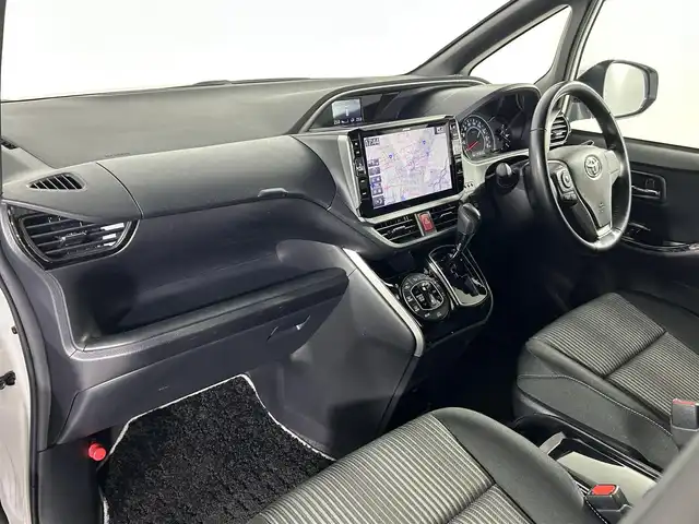 トヨタ ヴォクシー ZS 煌 佐賀県 2018(平30)年 4.2万km ホワイトパールクリスタルシャイン アルパイン１１型ナビ【EX11Z】/フルセグTV/CD/DVD/SD/BT/AM・FM/アルパイン１２．８型後席モニター/両側パワースライドドア/衝突被害軽減システム/レーンアシスト/クルーズコントロール/バックカメラ/LEDヘッドライト/フォグランプ/オートハイビーム/ドライブレコーダー　/ビルトインETC/プッシュスタート/純正16インチアルミホイール/フロアマット/ドアバイザー