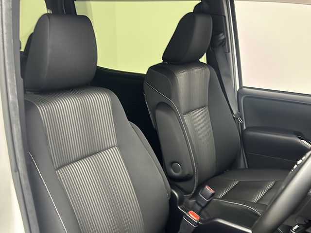 トヨタ ヴォクシー ZS 煌Ⅱ 兵庫県 2019(令1)年 2万km ホワイトパールクリスタルシャイン ・純正ナビ/CD/DVD/BT/TV/SD/・トヨタセーフティセンス/・衝突軽減システム/・横滑り防止装置/・レーンキープアシスト/・クルーズコントロール/・バックカメラ/・アイドリングストップ/・モデリスタエアロ（フロント）/・MTモード付AT/・盗難防止装置/・前方ドライブレコーダー/・前後コーナーセンサー/・両側パワースライドドア/・LEDオートライト/・オートマチックハイビーム/・ビルトインETC/・ステアリングリモコン/・革巻きステアリング/・スマートキー/・プッシュスタート/・WAC/・純正フロアマット/・純正１６インチアルミホイール/・電動格納ミラー/・サンシェード/・ドアバイザー/・Wエアバッグ/・カーテンエアバッグ
