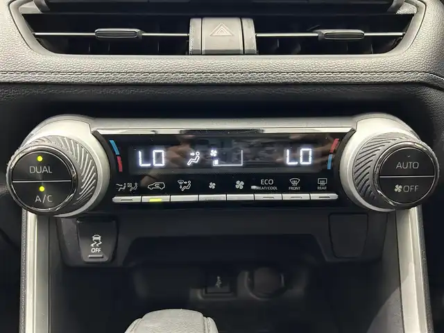 トヨタ ＲＡＶ４ X 鹿児島県 2020(令2)年 5.1万km アティチュードブラックマイカ 禁煙/純正ディスプレイオーディオ/トヨタセーフティセンス/○ブラインドスポットモニター/○プリクラッシュセーフティ/○レーントレーシングアシスト/バックカメラ/前後コーナーセンサー/純正フロアマット/社外アルミホイール/電動パーキングブレーキ/オートブレーキホールド/オートライト/オートマチックハイビーム