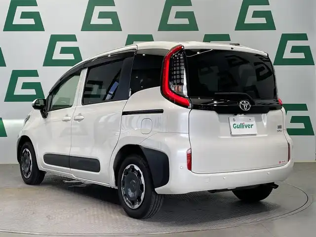 トヨタ シエンタ ハイブリッド Z 鹿児島県 2023(令5)年 1.4万km ホワイトパールクリスタルシャイン 禁煙車　/純正１０．５インチディスプレイオーディオ（ナビ機能付）　/フルセグＴＶ　/全方位カメラ　/Ｂｌｕｅｔｏｏｔｈ　/両側パワスラ　/パーキングアシスト　/クルコン　/ブラインドスポットモニター　/スマートキー/前後コーナーセンサー/純正ラゲージアッパーボードセット/オートライト/オートマチックハイビーム/純正前後ドラレコ/ブラインドスポットモニター/ステリモ/純正フロアマット/純正ドアバイザー
