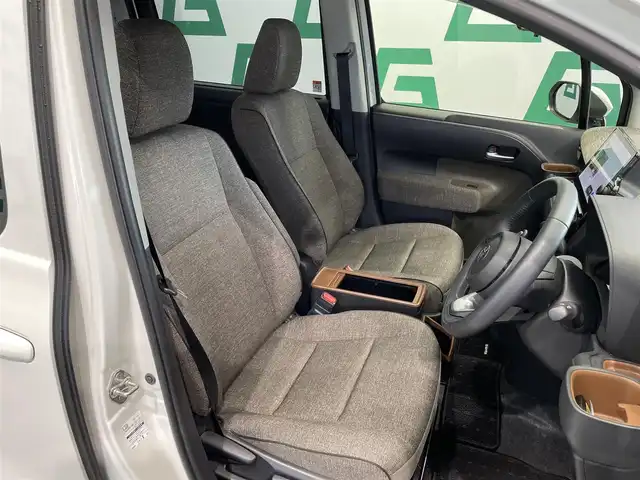 トヨタ シエンタ ハイブリッド Z 長野県 2023(令5)年 1.4万km ホワイトパールクリスタルシャイン 禁煙車　/純正１０．５インチディスプレイオーディオ（ナビ機能付）　/フルセグＴＶ　/全方位カメラ　/Ｂｌｕｅｔｏｏｔｈ　/両側パワスラ　/パーキングアシスト　/クルコン　/ブラインドスポットモニター　/スマートキー/前後コーナーセンサー/純正ラゲージアッパーボードセット/オートライト/オートマチックハイビーム/純正前後ドラレコ/ブラインドスポットモニター/ステリモ/純正フロアマット/純正ドアバイザー