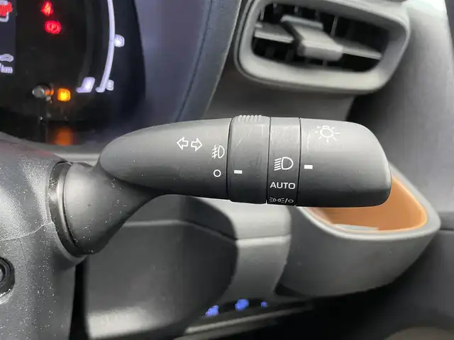 トヨタ シエンタ ハイブリッド Z 鹿児島県 2023(令5)年 1.4万km ホワイトパールクリスタルシャイン 禁煙車　/純正１０．５インチディスプレイオーディオ（ナビ機能付）　/フルセグＴＶ　/全方位カメラ　/Ｂｌｕｅｔｏｏｔｈ　/両側パワスラ　/パーキングアシスト　/クルコン　/ブラインドスポットモニター　/スマートキー/前後コーナーセンサー/純正ラゲージアッパーボードセット/オートライト/オートマチックハイビーム/純正前後ドラレコ/ブラインドスポットモニター/ステリモ/純正フロアマット/純正ドアバイザー