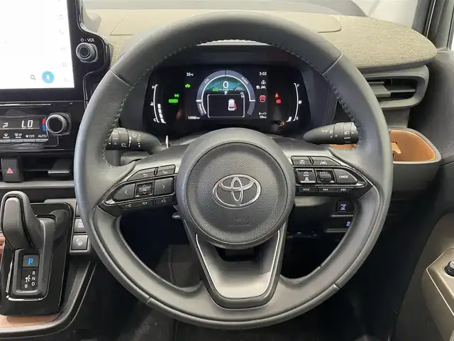 トヨタ シエンタ ハイブリッド Z 鹿児島県 2023(令5)年 1.4万km ホワイトパールクリスタルシャイン 禁煙車　/純正１０．５インチディスプレイオーディオ（ナビ機能付）　/フルセグＴＶ　/全方位カメラ　/Ｂｌｕｅｔｏｏｔｈ　/両側パワスラ　/パーキングアシスト　/クルコン　/ブラインドスポットモニター　/スマートキー/前後コーナーセンサー/純正ラゲージアッパーボードセット/オートライト/オートマチックハイビーム/純正前後ドラレコ/ブラインドスポットモニター/ステリモ/純正フロアマット/純正ドアバイザー