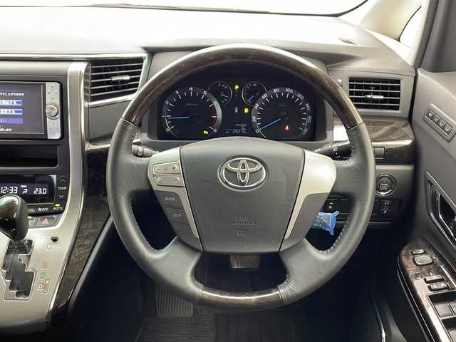 トヨタ アルファード 千葉県 2012(平24)年 2.6万km ホワイトパールクリスタルシャイン プッシュスタート/衝突軽減ブレーキ/フィリップダウンモニター/社外SDナビ/（フルセグ/Bluetooth/FM/AM）/バックカメラ/コーナーセンサー/パワーシート（D＋N席）/ETC/クルーズコントロール/電動格納ミラー