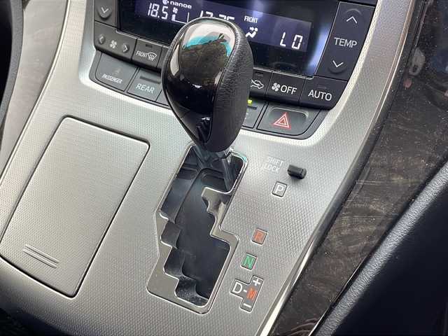 トヨタ アルファード 千葉県 2012(平24)年 2.6万km ホワイトパールクリスタルシャイン プッシュスタート/衝突軽減ブレーキ/フィリップダウンモニター/社外SDナビ/（フルセグ/Bluetooth/FM/AM）/バックカメラ/コーナーセンサー/パワーシート（D＋N席）/ETC/クルーズコントロール/電動格納ミラー