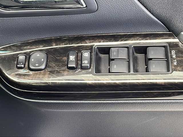 トヨタ アルファード 千葉県 2012(平24)年 2.6万km ホワイトパールクリスタルシャイン プッシュスタート/衝突軽減ブレーキ/フィリップダウンモニター/社外SDナビ/（フルセグ/Bluetooth/FM/AM）/バックカメラ/コーナーセンサー/パワーシート（D＋N席）/ETC/クルーズコントロール/電動格納ミラー