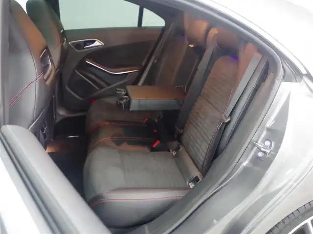 メルセデス・ベンツ ＣＬＡ１８０ AMG スタイル 兵庫県 2019(平31)年 4.3万km マウンテングレー 純正ナビ/バックカメラ/サンルーフ/ハーマンカードン/パワーシート（D+N席）/シートヒーター（D+N席）/衝突軽減ブレーキ/レーンキープアシスト/ブラインドスポットモニター/フルセグTV/Apple Car Play/アダプティブクルーズコントロール/純正ドライブレコーダー/ETC/オートマチックハイビーム/LEDヘッドライト/横滑り防止装置/盗難防止装置/純正18インチAW/Bluetooth/純正フロアマット