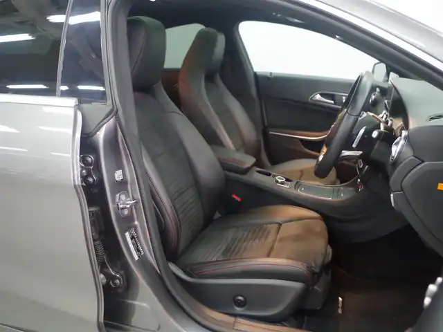 メルセデス・ベンツ ＣＬＡ１８０ AMG スタイル 兵庫県 2019(平31)年 4.3万km マウンテングレー 純正ナビ/バックカメラ/サンルーフ/ハーマンカードン/パワーシート（D+N席）/シートヒーター（D+N席）/衝突軽減ブレーキ/レーンキープアシスト/ブラインドスポットモニター/フルセグTV/Apple Car Play/アダプティブクルーズコントロール/純正ドライブレコーダー/ETC/オートマチックハイビーム/LEDヘッドライト/横滑り防止装置/盗難防止装置/純正18インチAW/Bluetooth/純正フロアマット
