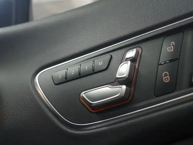 メルセデス・ベンツ ＣＬＡ１８０ AMG スタイル 兵庫県 2019(平31)年 4.3万km マウンテングレー 純正ナビ/バックカメラ/サンルーフ/ハーマンカードン/パワーシート（D+N席）/シートヒーター（D+N席）/衝突軽減ブレーキ/レーンキープアシスト/ブラインドスポットモニター/フルセグTV/Apple Car Play/アダプティブクルーズコントロール/純正ドライブレコーダー/ETC/オートマチックハイビーム/LEDヘッドライト/横滑り防止装置/盗難防止装置/純正18インチAW/Bluetooth/純正フロアマット