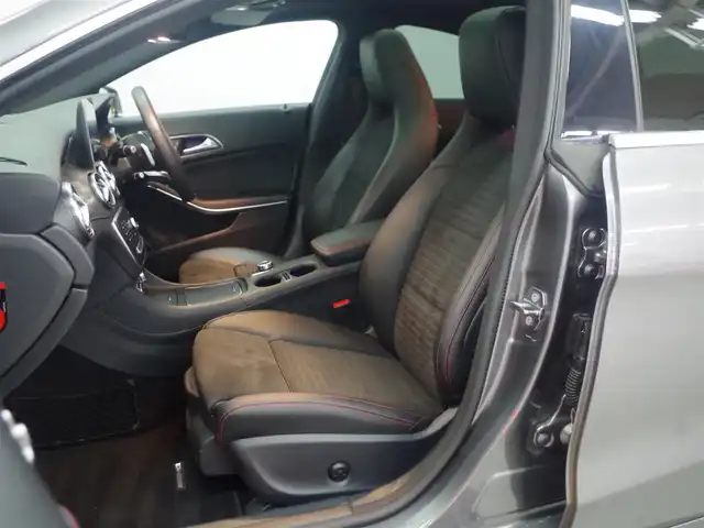 メルセデス・ベンツ ＣＬＡ１８０ AMG スタイル 兵庫県 2019(平31)年 4.3万km マウンテングレー 純正ナビ/バックカメラ/サンルーフ/ハーマンカードン/パワーシート（D+N席）/シートヒーター（D+N席）/衝突軽減ブレーキ/レーンキープアシスト/ブラインドスポットモニター/フルセグTV/Apple Car Play/アダプティブクルーズコントロール/純正ドライブレコーダー/ETC/オートマチックハイビーム/LEDヘッドライト/横滑り防止装置/盗難防止装置/純正18インチAW/Bluetooth/純正フロアマット