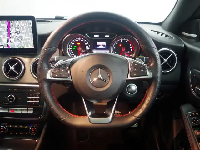 メルセデス・ベンツ ＣＬＡ１８０ AMG スタイル 兵庫県 2019(平31)年 4.3万km マウンテングレー 純正ナビ/バックカメラ/サンルーフ/ハーマンカードン/パワーシート（D+N席）/シートヒーター（D+N席）/衝突軽減ブレーキ/レーンキープアシスト/ブラインドスポットモニター/フルセグTV/Apple Car Play/アダプティブクルーズコントロール/純正ドライブレコーダー/ETC/オートマチックハイビーム/LEDヘッドライト/横滑り防止装置/盗難防止装置/純正18インチAW/Bluetooth/純正フロアマット