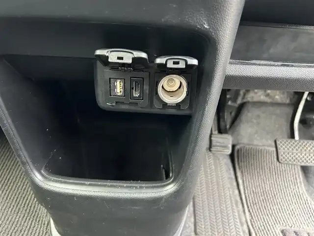 ホンダ Ｎ ＯＮＥ プレミアム Lパッケージ 長崎県 2013(平25)年 8.2万km プレミアムブルームーンパール 純正ディスプレイオーディオ/・バックカメラ/・Bluetooth/・HDMI/USB/・CD/FM/AM/ハロゲンヘッドライト/フォグランプ/オートライト/純正14インチAW/革巻きステアリング/ETC