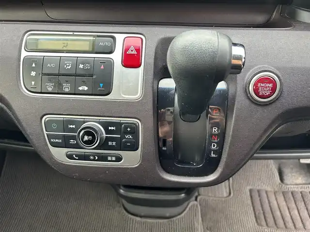 ホンダ Ｎ ＯＮＥ プレミアム Lパッケージ 長崎県 2013(平25)年 8.2万km プレミアムブルームーンパール 純正ディスプレイオーディオ/・バックカメラ/・Bluetooth/・HDMI/USB/・CD/FM/AM/ハロゲンヘッドライト/フォグランプ/オートライト/純正14インチAW/革巻きステアリング/ETC