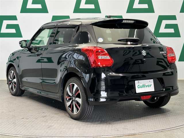 スズキ スイフト RS 鹿児島県 2018(平30)年 5.5万km スーパーブラックパール 純正ナビ　/Ｂｌｕｅｔｏｏｔｈ　/全方位カメラ　/クルコン　/パドルシフト　/スズキセーフティサポート　/革巻きステアリング　/ステアリングリモコン　/純正ドアバイザー　/トノカバー　/シートヒーター　/ＬＥＤヘッドライト/電格ミラー/カーテンエアバッグ/純正フロアマット/オートライト/スマートキー/プッシュスタート