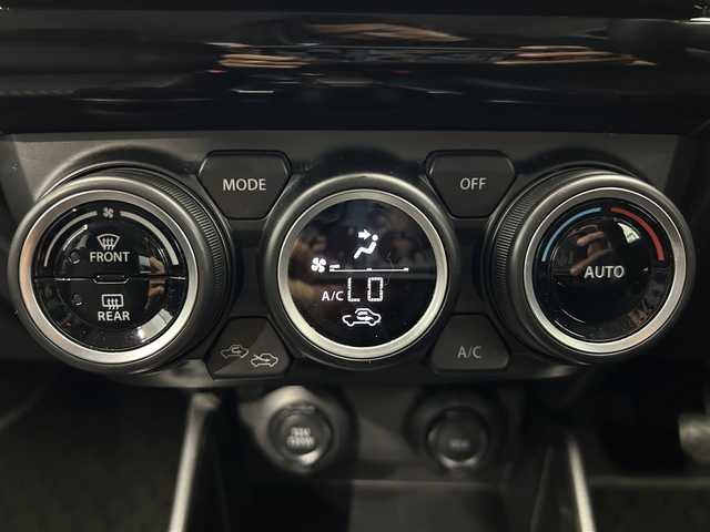 スズキ スイフト RS 鹿児島県 2018(平30)年 5.5万km スーパーブラックパール 純正ナビ　/Ｂｌｕｅｔｏｏｔｈ　/全方位カメラ　/クルコン　/パドルシフト　/スズキセーフティサポート　/革巻きステアリング　/ステアリングリモコン　/純正ドアバイザー　/トノカバー　/シートヒーター　/ＬＥＤヘッドライト/電格ミラー/カーテンエアバッグ/純正フロアマット/オートライト/スマートキー/プッシュスタート