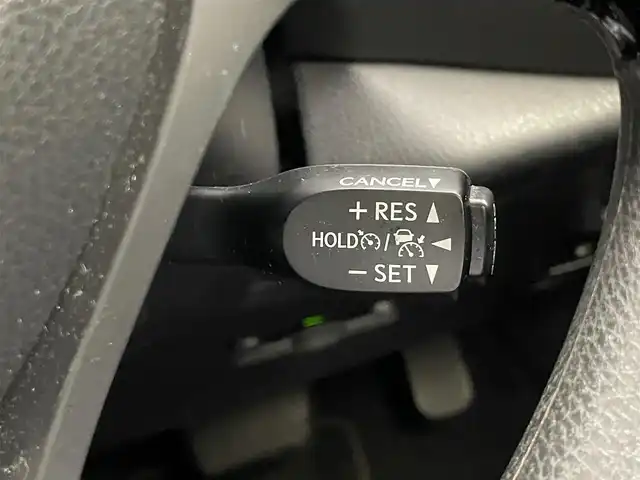 トヨタ Ｃ－ＨＲ S 愛知県 2020(令2)年 5.2万km ホワイトパールクリスタルシャイン 純正８型ＤＡ　バックカメラ　フルセグ　禁煙車　Ｂｌｕｅｔｏｏｔｈ　純正ドラレコ　ＥＴＣ　セーフティセンス　衝突軽減　追従クルコン　オートハイビーム　電子パーキング　ブレーキホールド　プッシュスタート