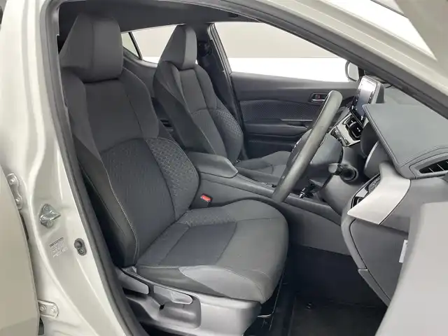 トヨタ Ｃ－ＨＲ S 愛知県 2020(令2)年 5.2万km ホワイトパールクリスタルシャイン 純正８型ＤＡ　バックカメラ　フルセグ　禁煙車　Ｂｌｕｅｔｏｏｔｈ　純正ドラレコ　ＥＴＣ　セーフティセンス　衝突軽減　追従クルコン　オートハイビーム　電子パーキング　ブレーキホールド　プッシュスタート