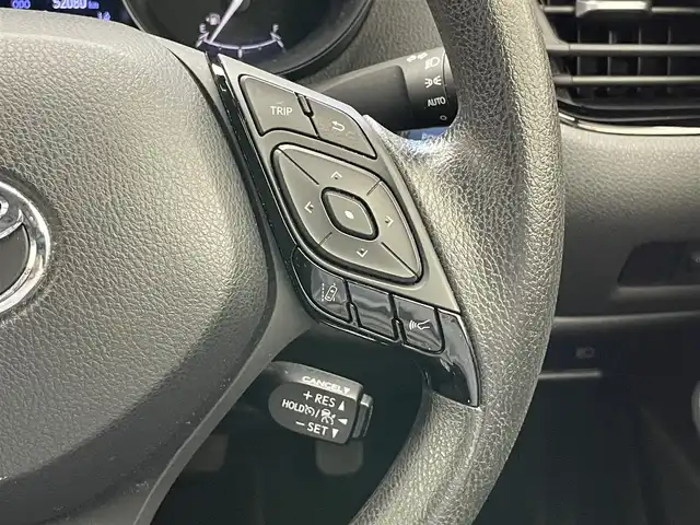 トヨタ Ｃ－ＨＲ S 愛知県 2020(令2)年 5.2万km ホワイトパールクリスタルシャイン 純正８型ＤＡ　バックカメラ　フルセグ　禁煙車　Ｂｌｕｅｔｏｏｔｈ　純正ドラレコ　ＥＴＣ　セーフティセンス　衝突軽減　追従クルコン　オートハイビーム　電子パーキング　ブレーキホールド　プッシュスタート
