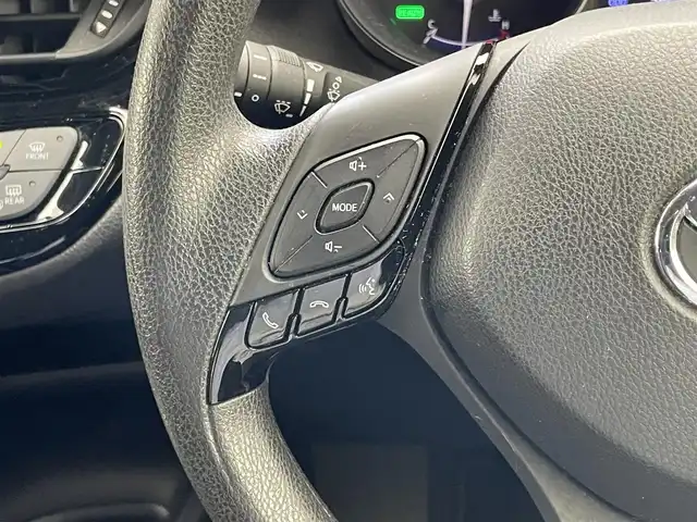 トヨタ Ｃ－ＨＲ S 愛知県 2020(令2)年 5.2万km ホワイトパールクリスタルシャイン 純正８型ＤＡ　バックカメラ　フルセグ　禁煙車　Ｂｌｕｅｔｏｏｔｈ　純正ドラレコ　ＥＴＣ　セーフティセンス　衝突軽減　追従クルコン　オートハイビーム　電子パーキング　ブレーキホールド　プッシュスタート