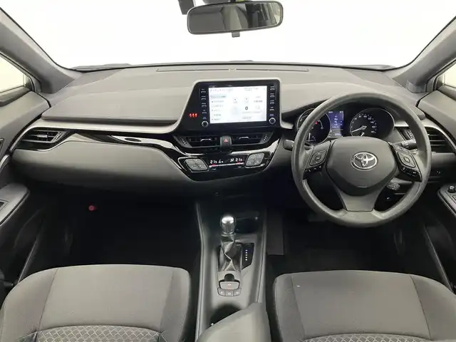 トヨタ Ｃ－ＨＲ S 愛知県 2020(令2)年 5.2万km ホワイトパールクリスタルシャイン 純正８型ＤＡ　バックカメラ　フルセグ　禁煙車　Ｂｌｕｅｔｏｏｔｈ　純正ドラレコ　ＥＴＣ　セーフティセンス　衝突軽減　追従クルコン　オートハイビーム　電子パーキング　ブレーキホールド　プッシュスタート