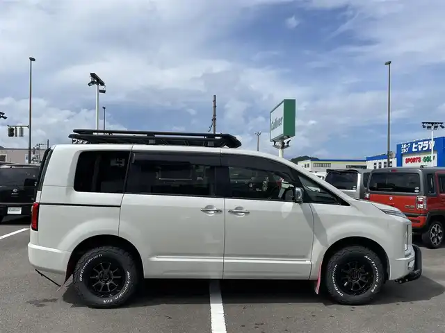 三菱 デリカＤ：５ P 長崎県 2021(令3)年 4万km ウォームホワイトパール 全方位カメラ/オートステップ/純正10型ナビ/（フルセグ・DVD・SD・BT・USB・HDMI)/社外16インチアルミ/衝突軽減ブレーキ/ブラインドスポットモニター/レーダークルーズコントロール/レーンキープアシスト/パワーバックドア/ステアリングヒーター/前席シートヒーター/パワーシート/パドルシフト/フロントバンパーガード/リアステップラダー/ルーフキャリア/両側パワースライドドア/ドライブレコーダー前後/LEDヘッドライト/オートライト/アイドリングストップ/オートハイビーム/ETC
