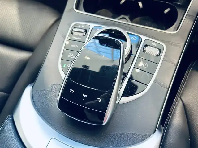 メルセデス・ベンツ Ｃ２００ 4マチック SW AVG AMGライン 大阪府 2019(令1)年 5.8万km セレナイトグレー レーダーセーフティP/ACC/純正ナビ/TV/バックカメラ/applecarplay/黒革/メモリ付きパワーシート/シートヒーター/純正18インチAW/LEDヘッドライト/電動リアゲート/ブラインドスポット/クリアランスソナー/ETC/ドラレコ/ルーフレール/パドルシフト