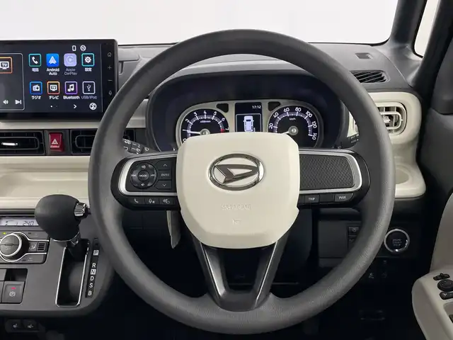 ダイハツ ムーヴ キャンバス ストライプス G 鹿児島県 2024(令6)年 1万km シャイニングホワイトパール/サンドベージュメタリック 純正9インチディスプレイオーディオ/（フルセグ/BT/HDMI/USB）/パノラミックビューモニター/スマートアシスト/レーンキープアシスト/両側パワースライドドア/前席シートヒーター/ホッとカップホルダー/オートライト/LEDヘットライト/プッシュスタート/アイドリングストップ/ワイヤレス充電機能/フロアマット/スマートキー