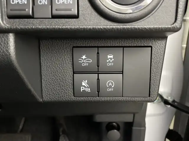 ダイハツ ムーヴ キャンバス ストライプス G 鹿児島県 2024(令6)年 1万km シャイニングホワイトパール/サンドベージュメタリック 純正9インチディスプレイオーディオ/（フルセグ/BT/HDMI/USB）/パノラミックビューモニター/スマートアシスト/レーンキープアシスト/両側パワースライドドア/前席シートヒーター/ホッとカップホルダー/オートライト/LEDヘットライト/プッシュスタート/アイドリングストップ/ワイヤレス充電機能/フロアマット/スマートキー