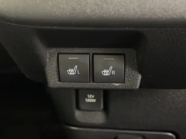 ダイハツ ムーヴ キャンバス ストライプス G 鹿児島県 2024(令6)年 1万km シャイニングホワイトパール/サンドベージュメタリック 純正9インチディスプレイオーディオ/（フルセグ/BT/HDMI/USB）/パノラミックビューモニター/スマートアシスト/レーンキープアシスト/両側パワースライドドア/前席シートヒーター/ホッとカップホルダー/オートライト/LEDヘットライト/プッシュスタート/アイドリングストップ/ワイヤレス充電機能/フロアマット/スマートキー